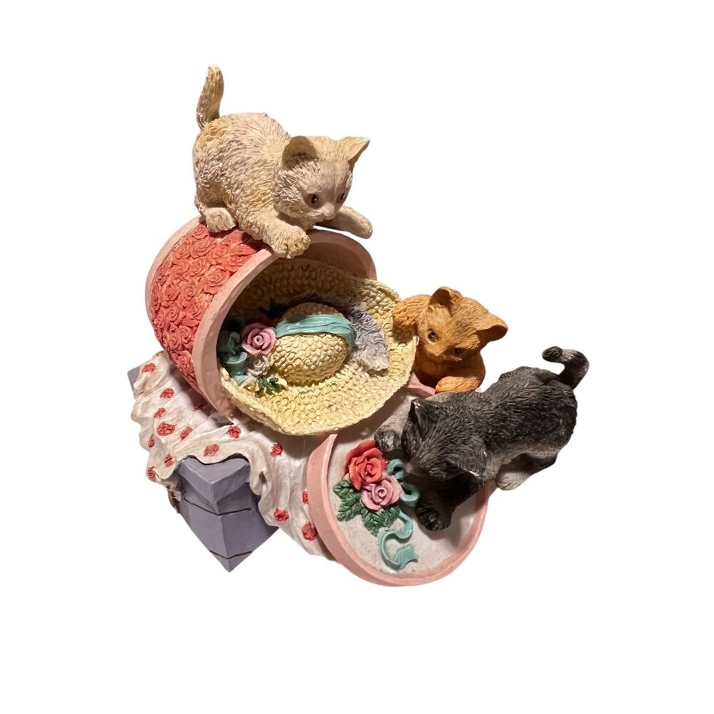 Westland Musical Figurine Kittens Playing With Hat Box Tune "Whats New Pussycat"